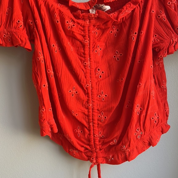 Red Flower Drawstring Crop Top - Picture 3 of 5